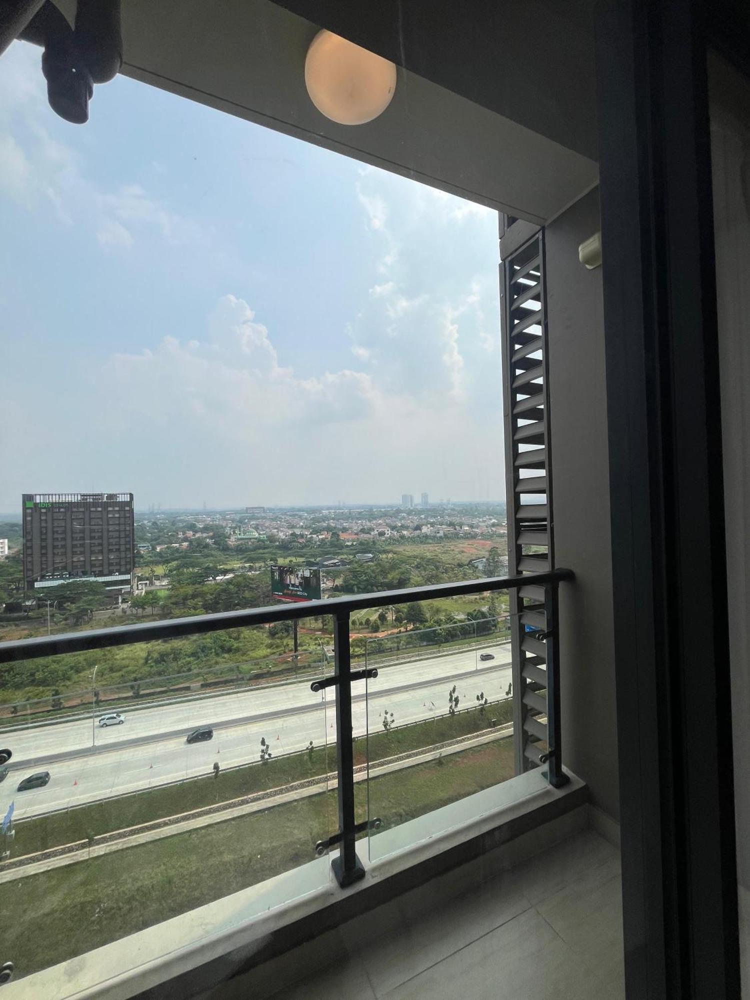 Stay N Cozy Apartemen Sky House Bsd By Sm Room Samporo Zewnętrze zdjęcie
